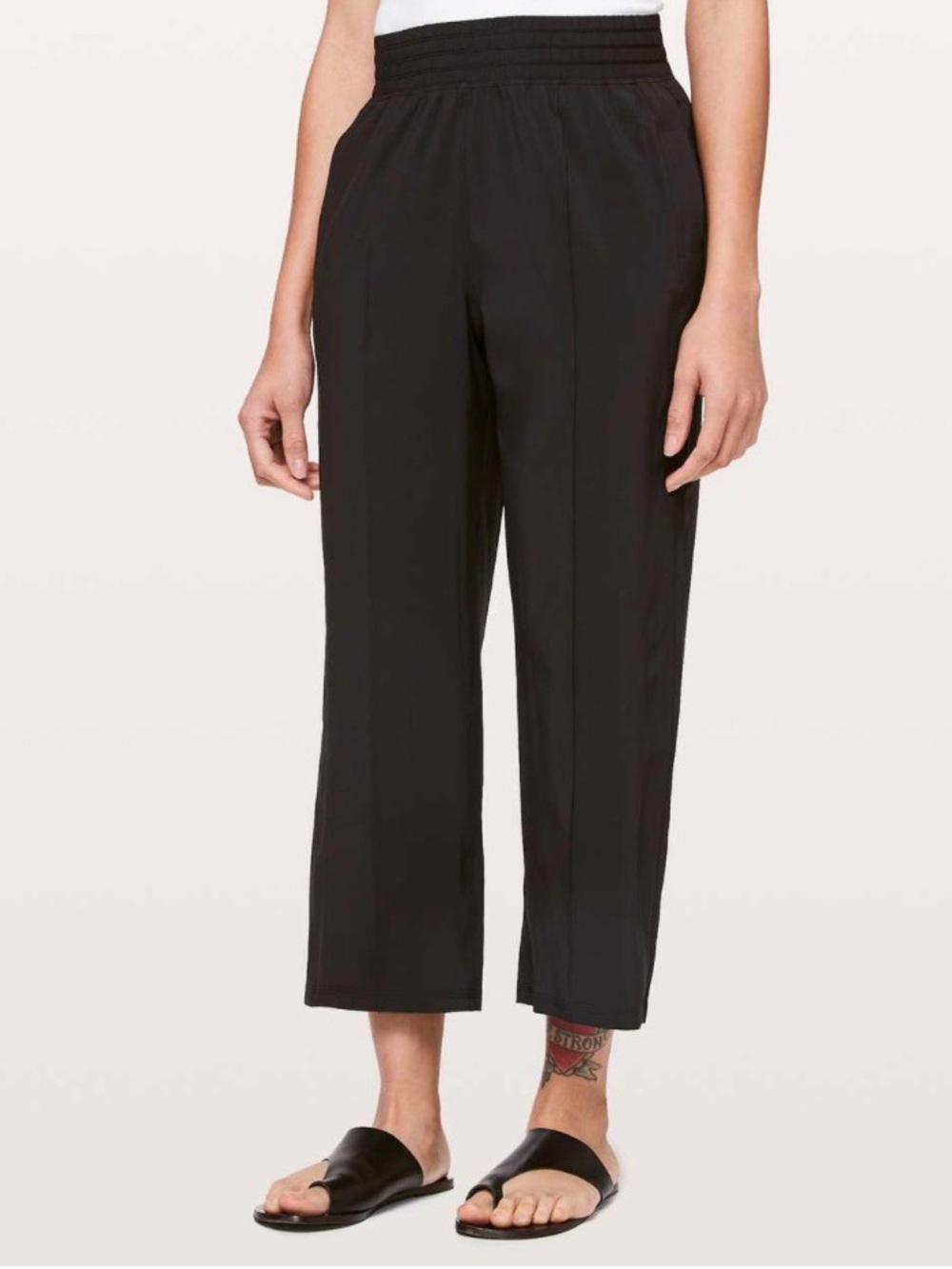 Lululemon Sz 6 Wanderer Crop Black Athleisure Pants